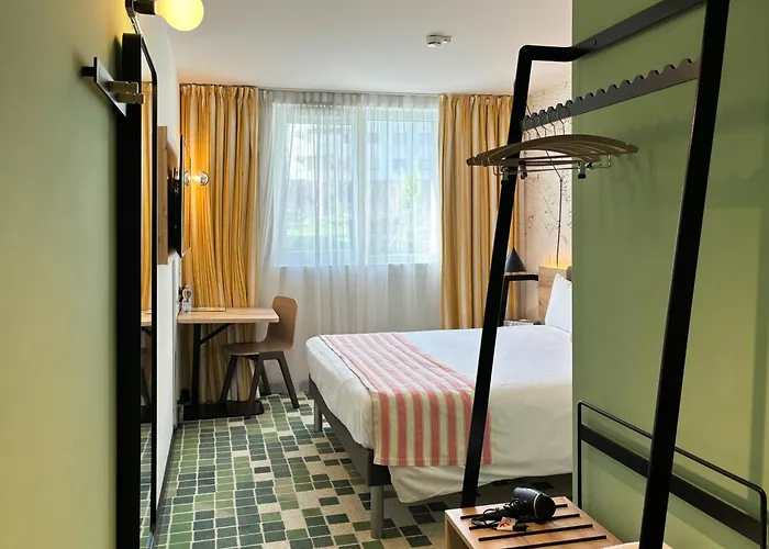 Nonanteneuf - Contactless Check-in סייר