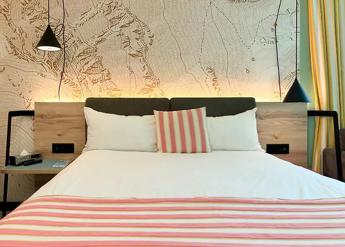 Nonanteneuf - Contactless Check-in סייר